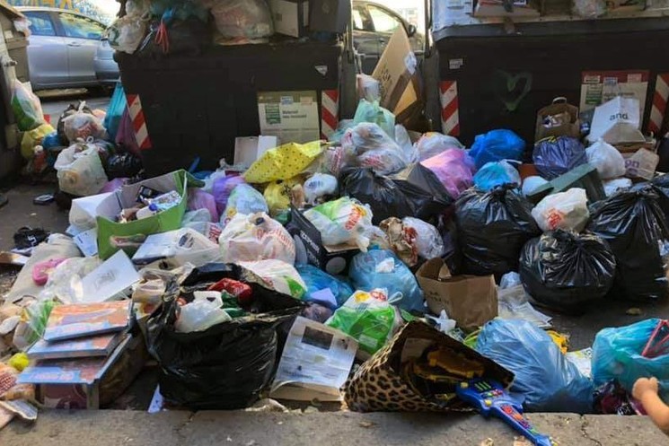 Rifiuti, Camion Ama da Roma in arrivo a Frosinone e Roccasecca. Quadrini chiede le dimissioni della Raggi