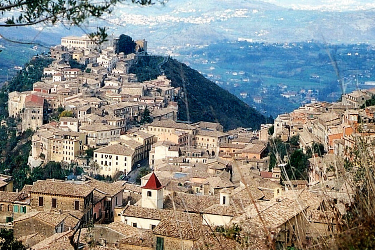 ARPINO, CIMITERO E’ TERRA DI NESSUNO. QUADRINI:”DISAGI NON VENGONO RISPARMIATI NEANCHE IN OCCASIONE DEL 2 NOVEMBRE”.