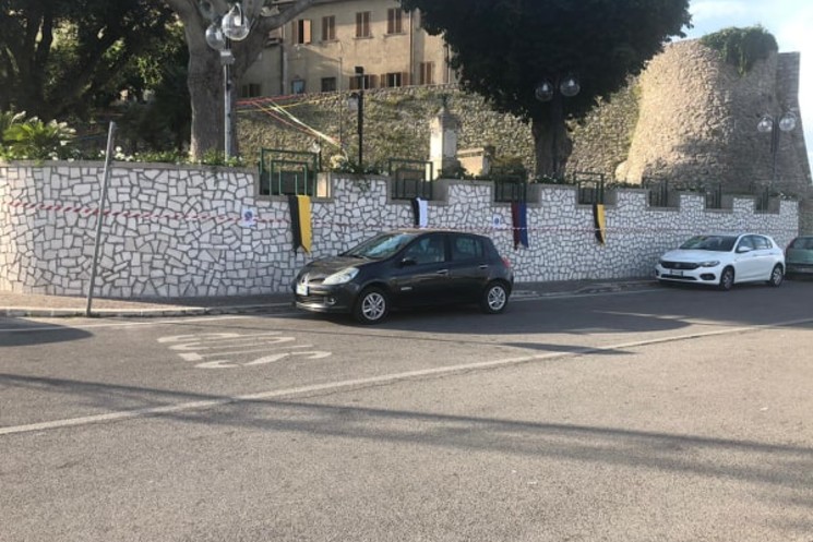 Santopadre, riqualificato muro in piazza Marconi. Grazie al finanziamento della XV Comunità Montana Valle del Liri.