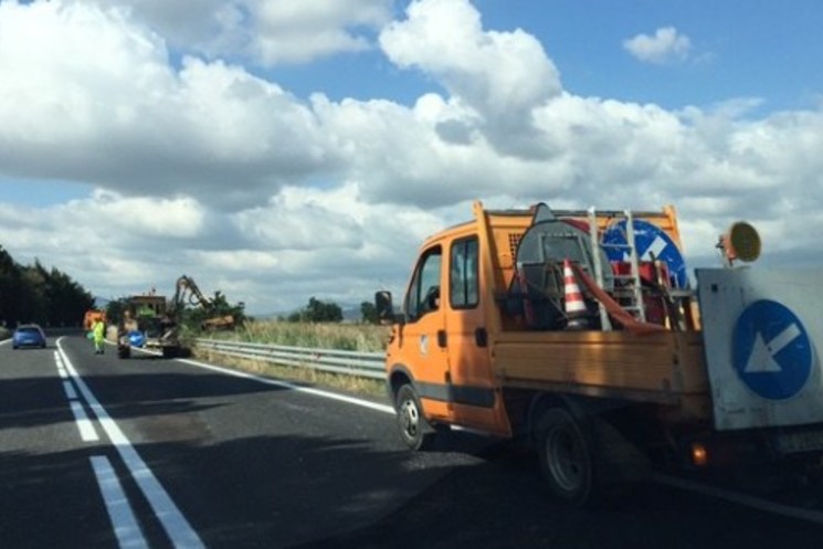 ANAS, PULIZIA E SFALCIO ERBA STRADE, grazie all’interessamento del consigliere provinciale Quadrini.
