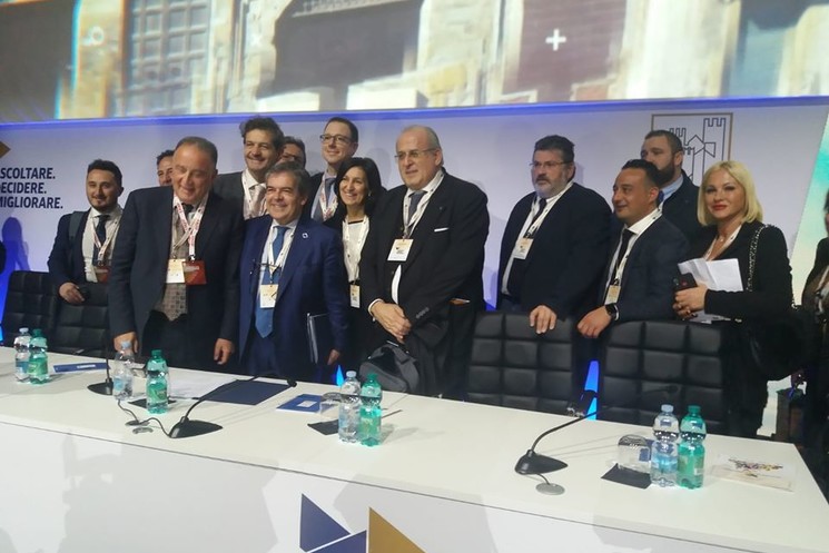 ANCI, XXXVI ASSEMBLEA CONGRESSUALE. 6 GLI AMMINISTRATORI ELETTI IN QUOTA FORZA ITALIA LAZIO. PER LA PROVINCIA DI VITERBO DARIO BACOCCO. GLI AUGURI DI QUADRINI.