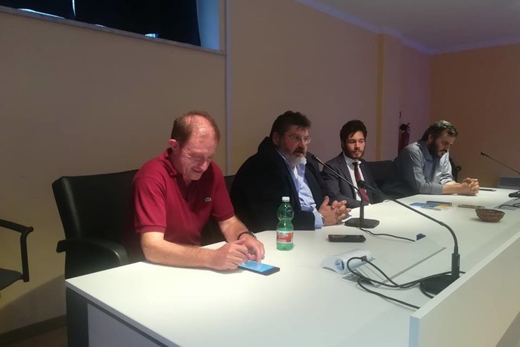 XV COMUNITA’ MONTANA, CULTURA. SUCCESSO PER LA PRESENTAZIONE DEL VOLUME DI ANDREA AVERSANO IL DIRITTO ALL’ANTIQUATEZZA.
