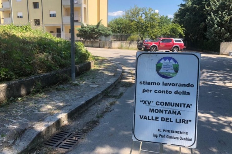 FONTANA LIRI, STRADE PULITE GRAZIE AI RAGAZZI DEL SERVIZIO CIVILE DELLA XV COMUNITA’ MONTANA VALLE DEL LIRI.Quadrini:"Valore aggiunto per territorio"