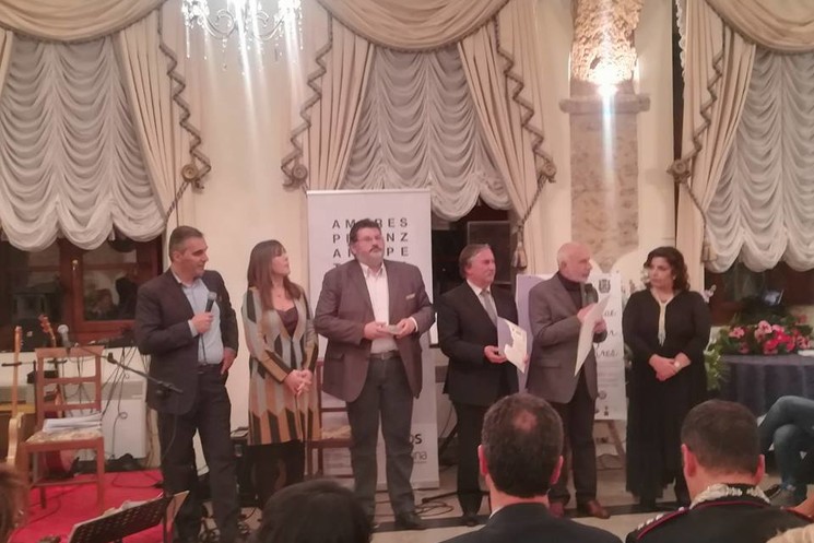 ARPINO, SUCCESSO ‘PRIMAE INTER PARES’. PROTAGONISTA DELLA SERATA L’IMITATRICE GABRIELLA GERMANI.