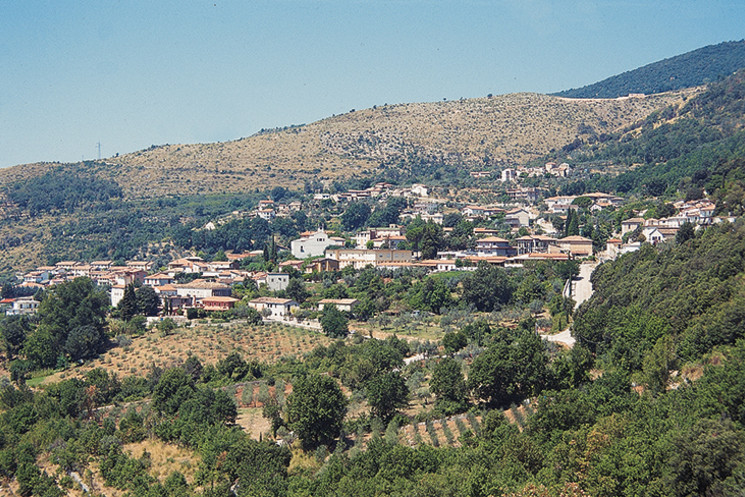 VILLA SANTA LUCIA, AL VIA I LAVORI DI SISTEMAZIONE STRADALE AD OPERA DELLA XV COMUNITÀ MONTANA VALLE DEL LIRI.