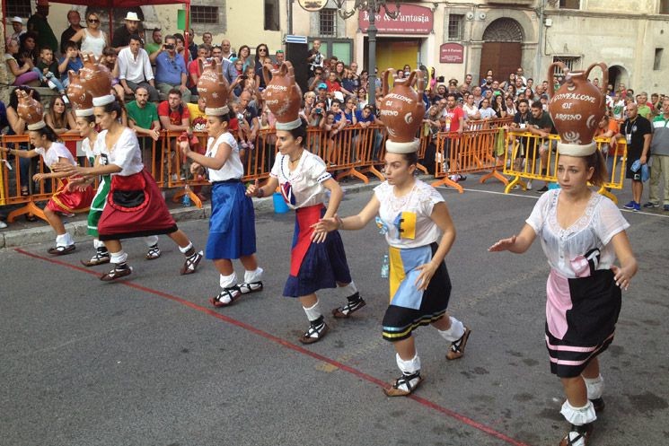 ARPINO, IL GONFALONE GIUNGE ALLA 48ESIMA EDIZIONE. CON IL PATROCINIO DELLA XV COMUNITÀ MONTANA VALLE DEL LIRI.
