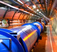 ACCELERATORE GIGANTE, MINI CRISTALLI DI CERN E FEDERICO II CONTRO I TUMORI. QUADRINI:”I MIEI COMPLIMENTI ALL’ARPINATE ING.DEBORA CASINELLI, NEL TEAM DEI RICERCATORI”