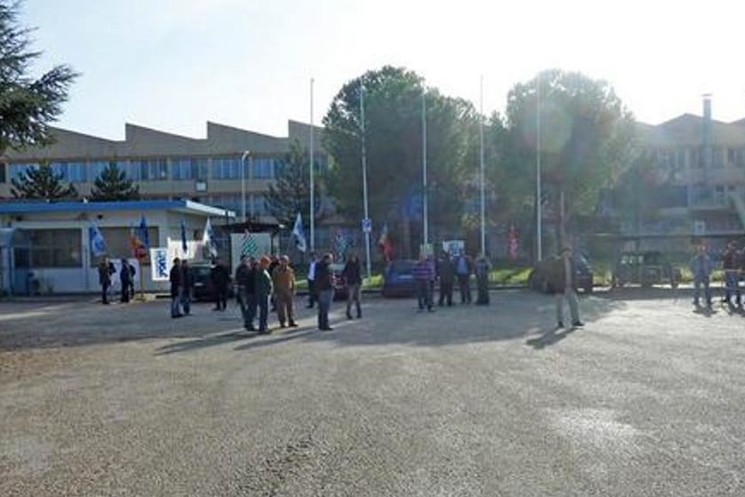 IDEAL STANDARD, PRESIDIO. QUADRINI: ”STIAMO VALUTANDO ANCHE UNA CORDATA DI IMPRENDITORI DISPOSTI A RILEVARE L’AZIENDA”