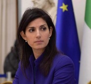 Virginia Raggi bocciata. Per 7 romani su 10 è incapace di governare Roma. Anche Quadrini la mette sul banco degli imputati:”Risultato di chi non conosce cosa sia amministrare. Basta. Vada a casa”