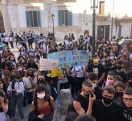 Il consigliere provinciale, Gianluca Quadrini, vicino agli studenti che in questi giorni stanno protestando per la doppia turnazione a scuola – “Non lasciamoli soli ma ascoltiamoli perché loro sono la nostra vera ripartenza”