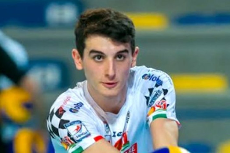 SORA, MATTIA FARINA CONVOCATO IN SUPERLEGA. GLI AUGURI DI QUADRINI.