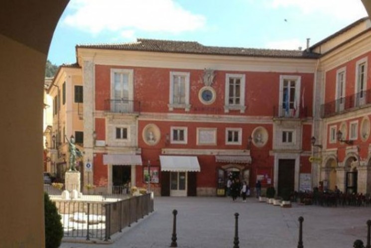 ARPINO, OMISSIONI,SPARIZIONI,RITARDI IN COMUNE.QUADRINI PRESENTA UNA INTERROGAZIONE.