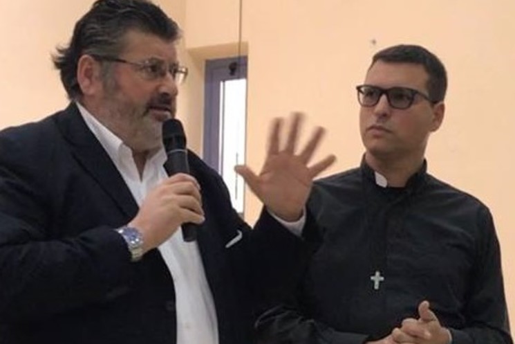 SORA, PRESENTAZIONE LIBRO DON MEROLA 'LA CAMORRA BIANCA'. IL MONITO DI QUADRINI AI RAGAZZI:"SIATE VIGILI ED ATTENTI A CIO' CHE VI CIRCONDA".
